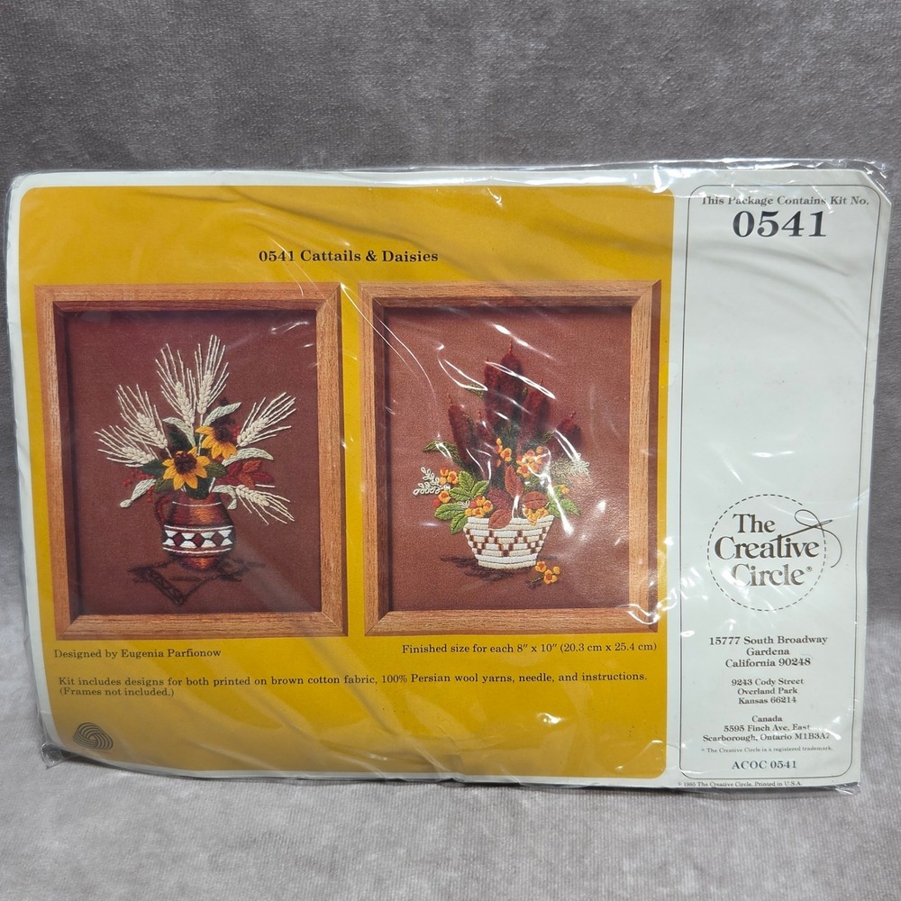 Vintage Creative Circle 0541 Cattails & Daisies Crewel Embroidery Kit 1985 8x10